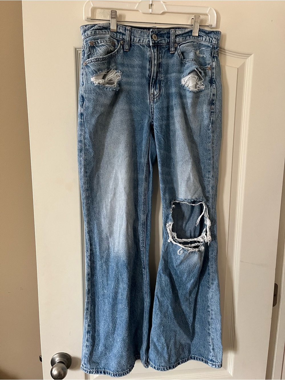 American Eagle Distressed Ripped Women's Jeans Baggy Flare Size 2 (28 in L)